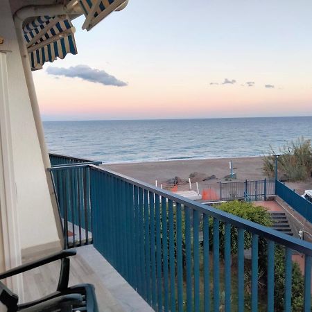 Seaside Villa Giardini Naxos Luaran gambar